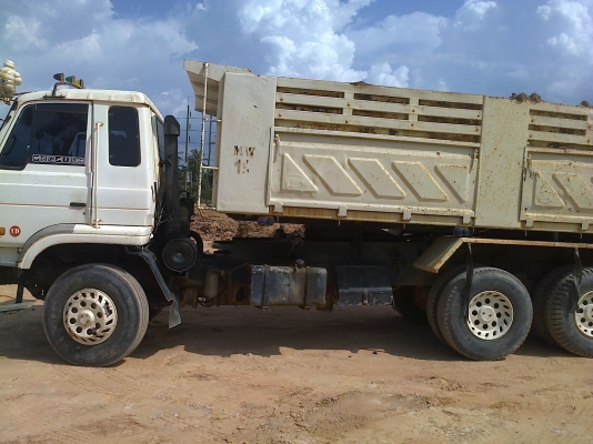 10ล้อดั้มนิสสันUD CWM430M 290แรงเครื่องเทอร์โบ เกียร์ธรรมดา 10ล้อดั้มนิสสันUD CWM430M 290แรงเครื่องเทอร์โบ เกียร์ธรรมดา