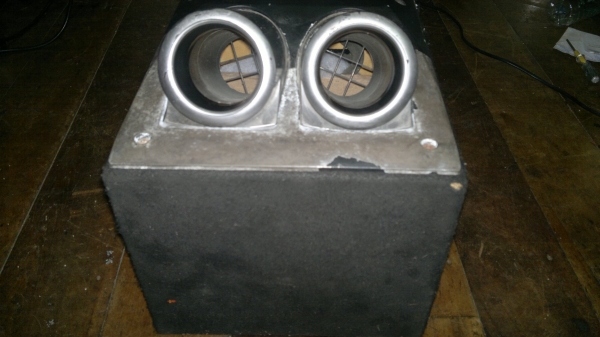 ขายลำโพงรถยนต์เสียงแหลมกับซับboxมีampขยายในตัวเสียงดีแน่นของpioneer