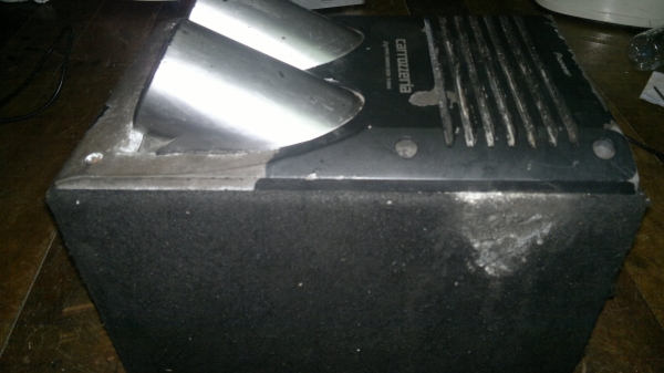 ขายลำโพงรถยนต์เสียงแหลมกับซับboxมีampขยายในตัวเสียงดีแน่นของpioneer