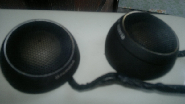 ขายลำโพงรถยนต์เสียงแหลมกับซับboxมีampขยายในตัวเสียงดีแน่นของpioneer