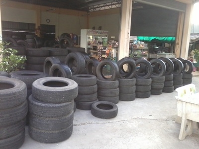 ขายยางเหมายกกอง  14ชุด+ยางรวม15กะบะ8เส้น=64เส้น