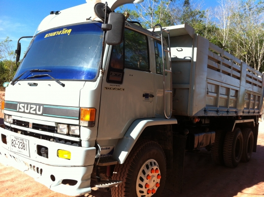 ขาย รถบรรทุก 10 ล้อดั๊มพ์ isuzu rocky ขาย รถบรรทุก 10 ล้อดั๊มพ์ isuzu rocky