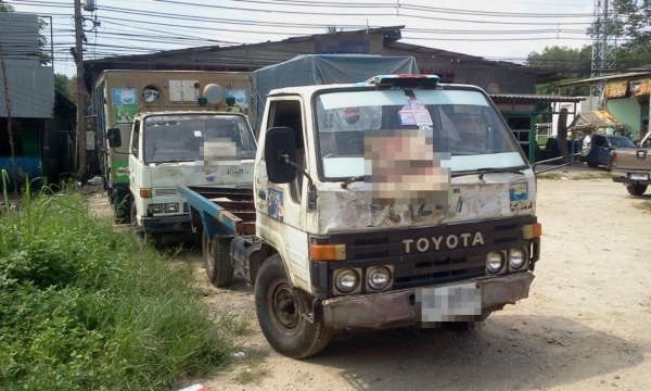 TOYOTA  BU 4  ล้อ 90 แรงม้า หัวเดิม  เครื่องเดิม  ค่ะ