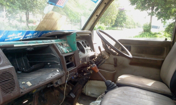 TOYOTA  BU 4  ล้อ 90 แรงม้า หัวเดิม  เครื่องเดิม  ค่ะ