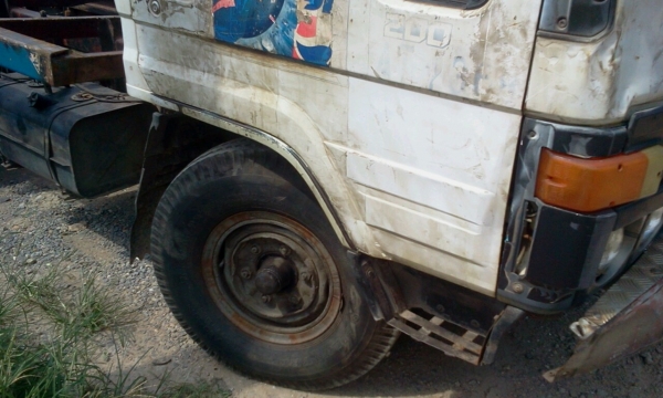 TOYOTA  BU 4  ล้อ 90 แรงม้า หัวเดิม  เครื่องเดิม  ค่ะ