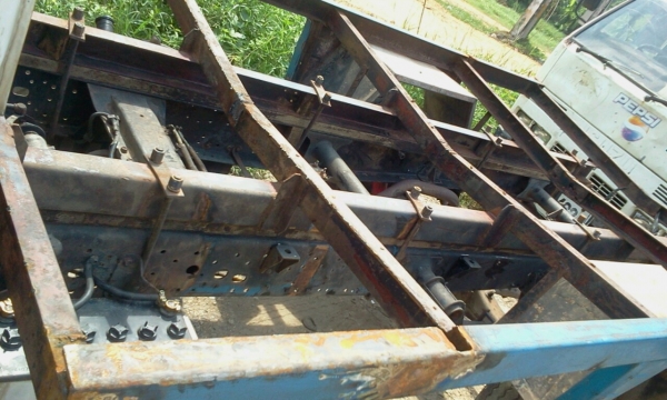 TOYOTA  BU 4  ล้อ 90 แรงม้า หัวเดิม  เครื่องเดิม  ค่ะ