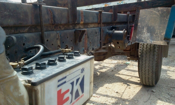 TOYOTA  BU 4  ล้อ 90 แรงม้า หัวเดิม  เครื่องเดิม  ค่ะ