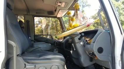 รถอีซูซุ 10 ล้อ ไม่ดั้ม 260 แรงม้า ปี 51  สนใจติดต่อ  081 - 6079515