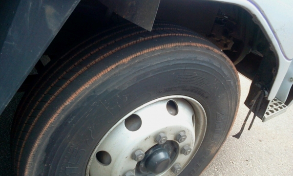 NISSAN DIESEL 320 แรงม้า 22 ล้อ พร้อมหาง 3 เพลายี่ห้อพนัส NISSAN DIESEL 320 แรงม้า 22 ล้อ พร้อมหาง 3 เพลายี่ห้อพนัส