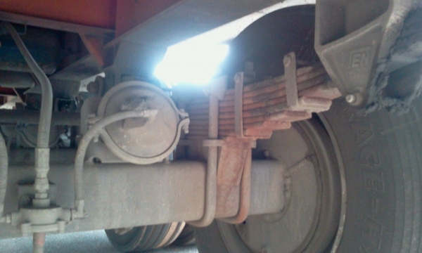 NISSAN DIESEL 320 แรงม้า 22 ล้อ พร้อมหาง 3 เพลายี่ห้อพนัส NISSAN DIESEL 320 แรงม้า 22 ล้อ พร้อมหาง 3 เพลายี่ห้อพนัส