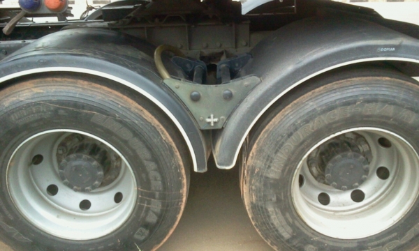 NISSAN DIESEL 320 แรงม้า 22 ล้อ พร้อมหาง 3 เพลายี่ห้อพนัส NISSAN DIESEL 320 แรงม้า 22 ล้อ พร้อมหาง 3 เพลายี่ห้อพนัส