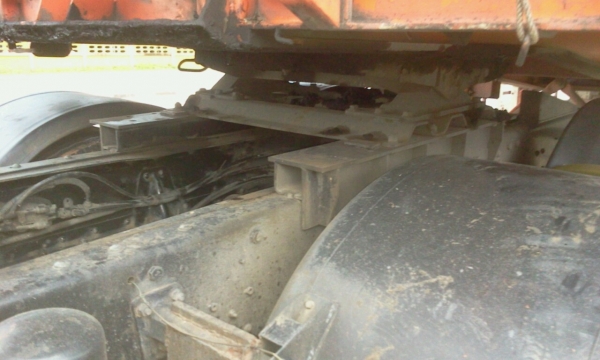 NISSAN DIESEL 320 แรงม้า 22 ล้อ พร้อมหาง 3 เพลายี่ห้อพนัส NISSAN DIESEL 320 แรงม้า 22 ล้อ พร้อมหาง 3 เพลายี่ห้อพนัส