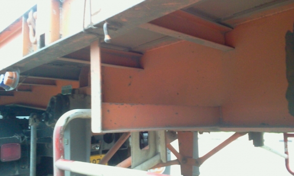 NISSAN DIESEL 320 แรงม้า 22 ล้อ พร้อมหาง 3 เพลายี่ห้อพนัส NISSAN DIESEL 320 แรงม้า 22 ล้อ พร้อมหาง 3 เพลายี่ห้อพนัส