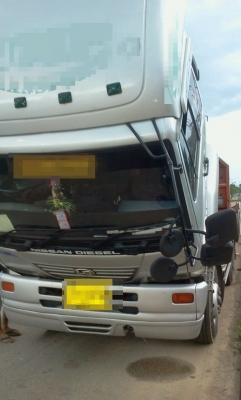 NISSAN DIESEL 320 แรงม้า 22 ล้อ พร้อมหาง 3 เพลายี่ห้อพนัส NISSAN DIESEL 320 แรงม้า 22 ล้อ พร้อมหาง 3 เพลายี่ห้อพนัส