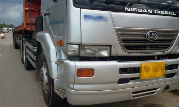 NISSAN DIESEL 320 แรงม้า 22 ล้อ พร้อมหาง 3 เพลายี่ห้อพนัส NISSAN DIESEL 320 แรงม้า 22 ล้อ พร้อมหาง 3 เพลายี่ห้อพนัส