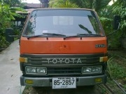 ขายรถบรรทุก 4 ล้อ  โตโยต้า ไดน่า มีทะเบียน โอนได้ ภาษีไม่ขาดต่อ