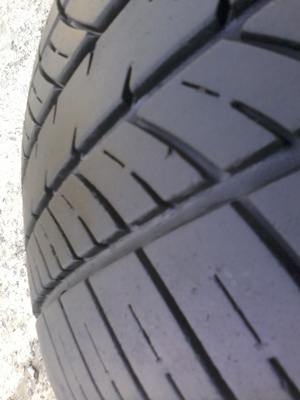 ขายยาง195/60/15 ปี09/2เส้น+11/2เส้น DEESTONE NAKARA 1 ชุด ราคา : 2,500.00 บาท ขายยาง195/60/15 ปี09/2เส้น+11/2เส้น DEESTONE NAKARA 1 ชุด ราคา : 2,500.00 บาท