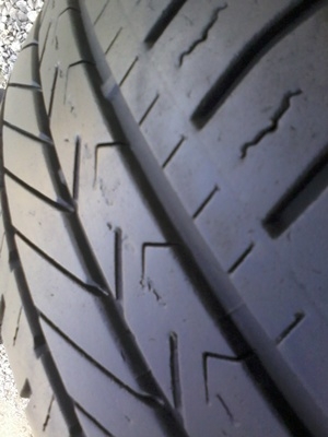 ขายยาง195/65/15 ปี 4811 GOODYEAR DURAPIUS 1 ชุด  ราคา :  2,700.00  บาท