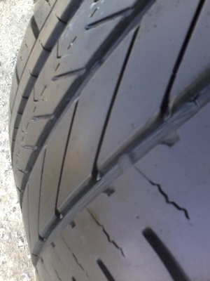 ขายยาง195/60/15 ปี1710 GOODYEAR DURAPLOS 1 ชุด ราคา : 2,500.00 บาท ขายยาง195/60/15 ปี1710 GOODYEAR DURAPLOS 1 ชุด ราคา : 2,500.00 บาท