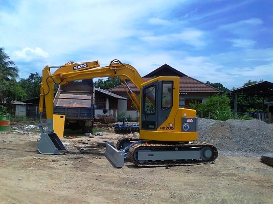 ขานด่วน..รถแบคโฮ KATO HD205 UR รถสวย เก่าญี่ปุ่นแท้ พร้อมใช้งาน มีใบอินวอยล์.
