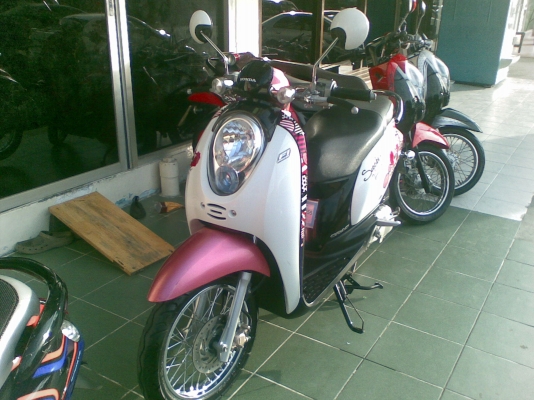 รถสวย Scoopy &ndash; i ปี 2554 ระบบหัวฉีดประหยัดน้ำมัน ขายกันไม่แพง