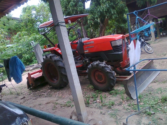 ขานด่วน..รถไถ KUBOTA L4508 DI 4WD เลขชั่วโมงทำงาน 2,4xx ชั่วโมง มีจอบหมุน ใบดันหน้า ตราช้าง รถสวยสภาพใหม่ มีทะเบียนครบ.