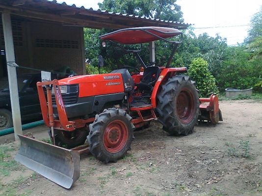 ขานด่วน..รถไถ KUBOTA L4508 DI 4WD เลขชั่วโมงทำงาน 2,4xx ชั่วโมง มีจอบหมุน ใบดันหน้า ตราช้าง รถสวยสภาพใหม่ มีทะเบียนครบ.