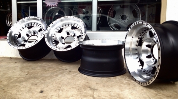 ขายล้อแม็กขอบ 15x8.5 ออฟ-28 ใส่ 6 รูกระบะ สไตล์ออฟโรด สวยมากครับ ขายล้อแม็กขอบ 15x8.5 ออฟ-28 ใส่ 6 รูกระบะ สไตล์ออฟโรด สวยมากครับ