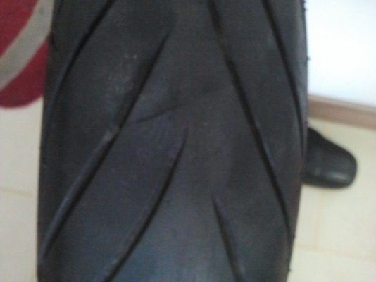 ยางแดนลอป มือสอง120/60/17 ใช้ได้อีกเป็นปี 1500 อยู่แถวพระราม7ครับ