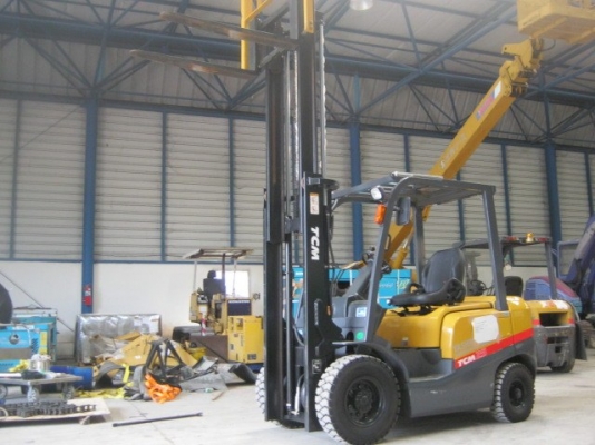 ขายด่วน รถฟอร์คลิฟต์ TCM  FD25T3  สภาพพร้อมใช้งานค่ะ สนใจติดต่อสอบถามเจี๊ยบได้เลยค่ะ 087-3310254 ค่ะ