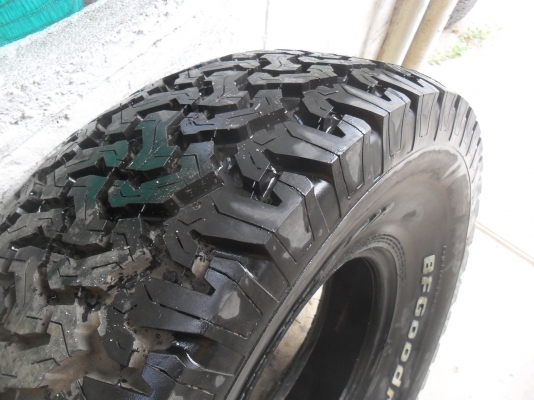 ยาง BFGoodrich 35x12.50R15 มี 1 เส้น(ใหม่ไม่เคยลงดิน) ยาง BFGoodrich 35x12.50R15 มี 1 เส้น(ใหม่ไม่เคยลงดิน)