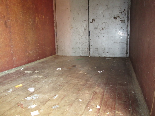 ขายตู้แห้ง 3 บานสวย ยาว 5.5 m กว้าง 2.20 m อยู่ร้อยเอ็ด