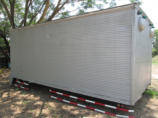 ขายตู้แห้ง 3 บานสวย ยาว 5.5 m กว้าง 2.20 m อยู่ร้อยเอ็ด