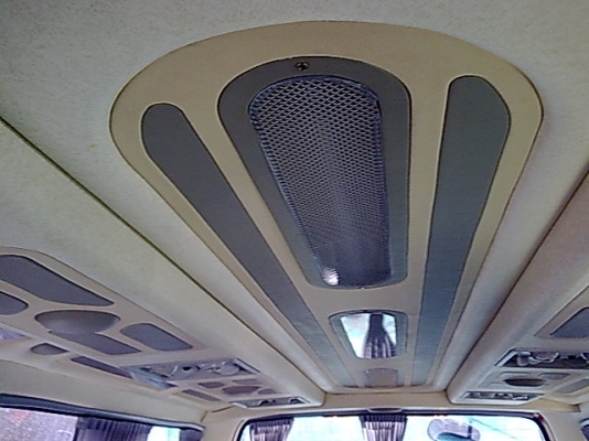 ขายรถตู้ TOYOTA HIACE ปี91แต่ง VIP ขายรถตู้ TOYOTA HIACE ปี91แต่ง VIP