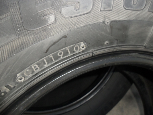 ยาง BRIDGESTONE 215/70R15 ปี09 ยาง BRIDGESTONE 215/70R15 ปี09