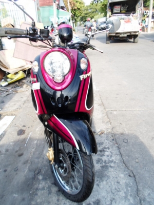 ขาย YAMAHA FINO รุ่นเกจ์แยก รถปี54 สีชมพู-ดำ เครื่องเดิมๆๆ สภาพภายนอกสวย มีเล่มครบ ขาย18,500บาท