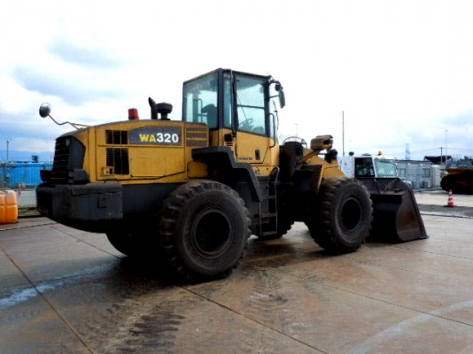 รถตัก Komatsu WA320-5 โทร.0816921291,034886118 www.patanamachines.com