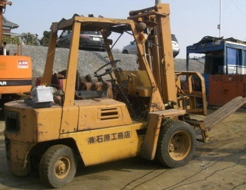 โฟล์คลิฟ Komatsu FD25-7 น้ำหนัก 2.5 ตัน โทร.0816921291,034886118 www.patanamachines.com