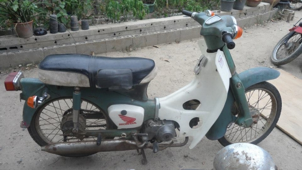0 Honda(C65) เดิมๆแห้งๆ เครื่องเดิม สีเขียว /ไม่มีทะเบียน/ เครื่องติด เลขเครื่องเลขโครงตรง! 12,500บาท  081-2884356 แอร์เชียงใหม่