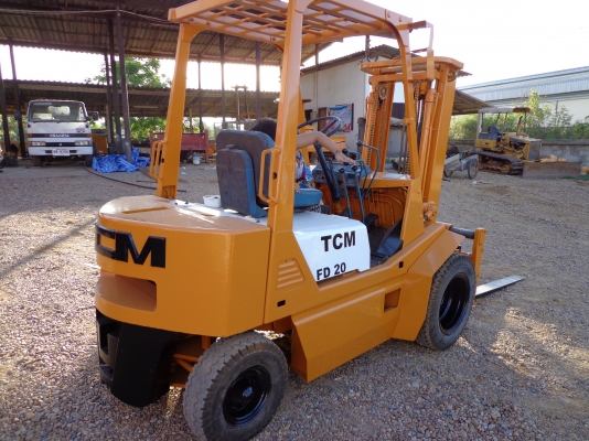 ขายรถยก TCM FD 20 เครื่องดีเซล ติดต่อคุณยุทธิ์ โทร. 081-9870866 คุณจิ๊ด โทร. 089-7949488