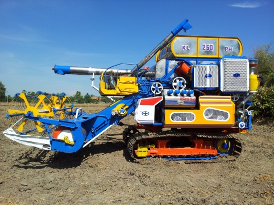 ขายรถเกี่ยวข้าวศักดิ์พัฒนาการเกษตร สนใจโทร 0817638762 ไพทูลย์ ส่งฟรีถึงที่!!!