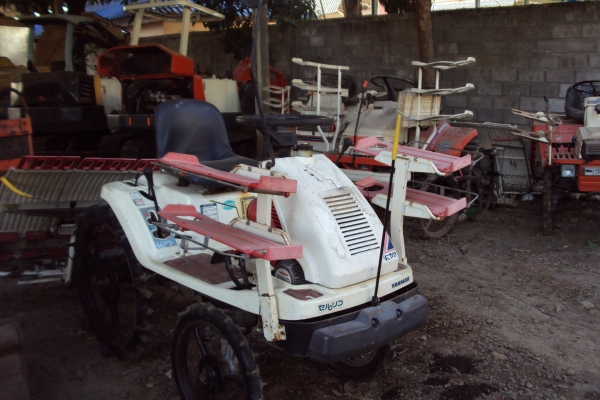 รถดำนานั่งขับ