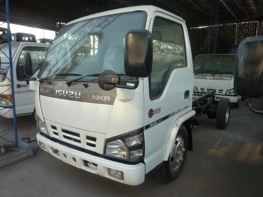 ISUZU NKR ตาเพชร 150 HP 4สูบ พร้อมกระบะไม้คาร์โก้ พร้อมทะเบียนป้ายเล็กไม่ติดเวลา