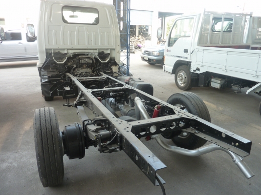 ISUZU NKR ตาเพชร 150 HP 4สูบ พร้อมกระบะไม้คาร์โก้ พร้อมทะเบียนป้ายเล็กไม่ติดเวลา