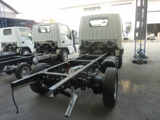ISUZU NKR ตาเพชร 150 HP 4สูบ พร้อมกระบะไม้คาร์โก้ พร้อมทะเบียนป้ายเล็กไม่ติดเวลา