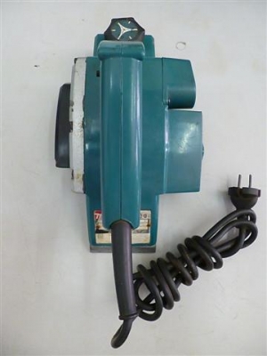 กบไฟฟ้า Makita รุ่น 1900  ( 3 นิ้ว)