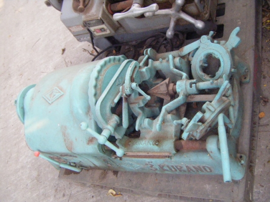 เครื่องต๊าปเกลียวแป๊ปประปา1/2 - 3 นิ้ว