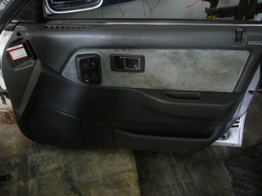 ขายประตูef-2 ตรงรุ่น c/v88 ราคา12,000 สนใจโทร 089-777-7697