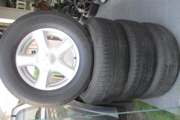 ขายแม็ค D-MAX 17 265/65/17 พร้อมยางสภาพใหม่ไม่มีตำหนิ ราคา 18,000 บาท ขายแม็ค D-MAX 17 265/65/17 พร้อมยางสภาพใหม่ไม่มีตำหนิ ราคา 18,000 บาท