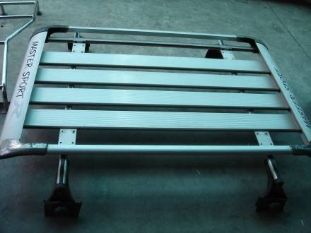 แล็คหลังคาสี่ประตู